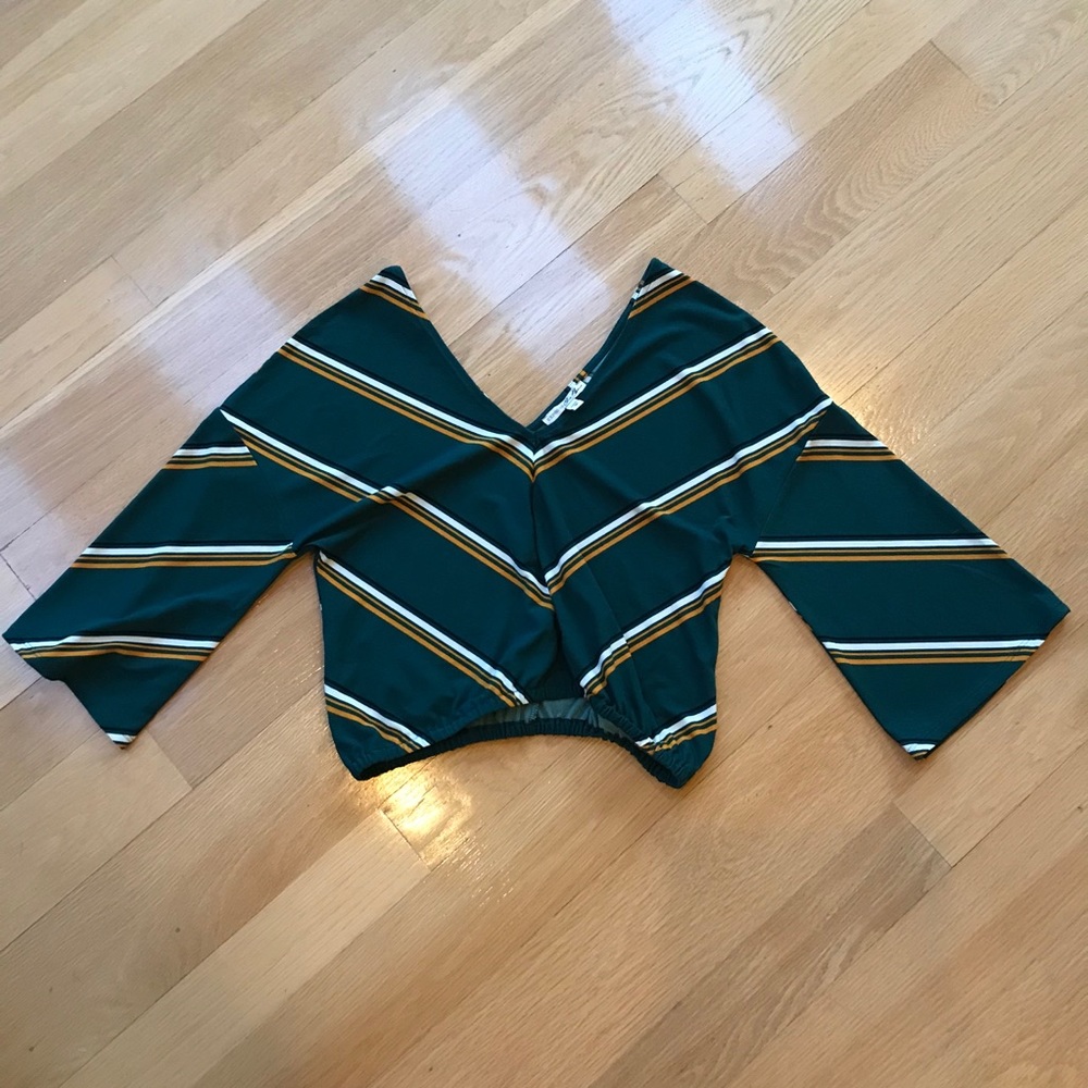 💚Green striped cropped blouse💚